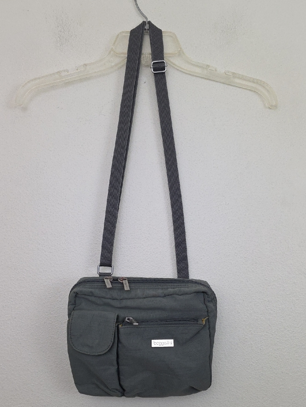 Baggallini Gray Compact Crossbody Purse or Wallet (Read minor flaws) 8" X 7"